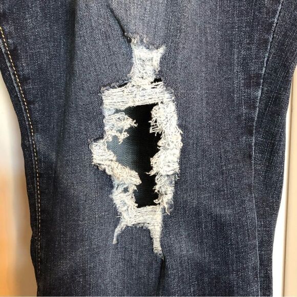 LEVIS - 🌺HP X 11 🌺 NWT -L Sz 24W Plus Size 721 Hi-Rise Skinny Distressed Jeans - Picture 9 of 16